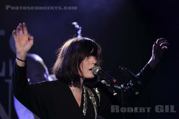 SARAH BLASKO - 2010-04-01 - PARIS - La Maroquinerie - 